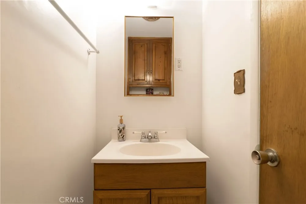 14766 Kingsbury Street San Fernando, CA 91345