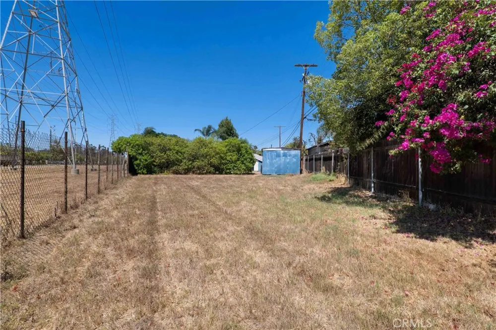14766 Kingsbury Street San Fernando, CA 91345