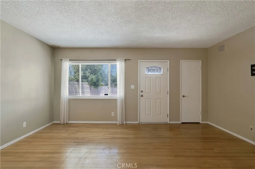 14766 Kingsbury Street San Fernando, CA 91345