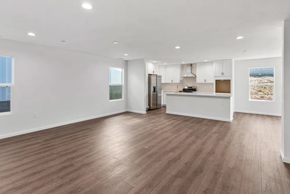 9099 Rosedale Spring Valley, CA 91977