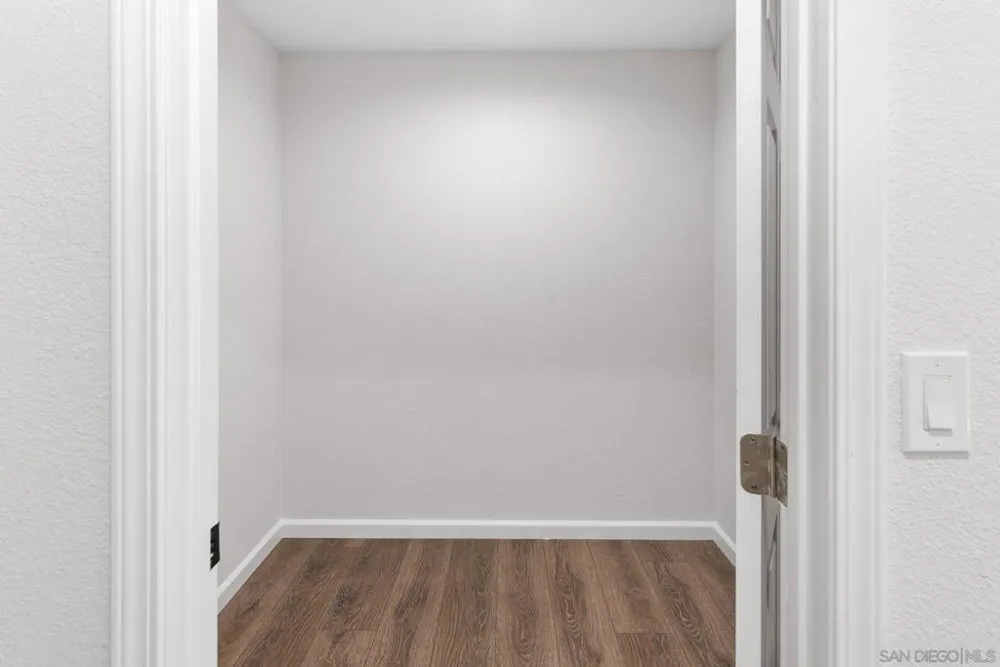 9099 Rosedale Spring Valley, CA 91977