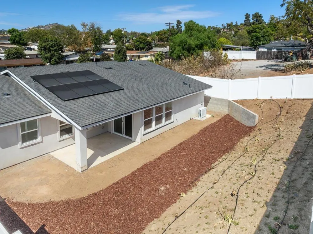 9099 Rosedale Spring Valley, CA 91977