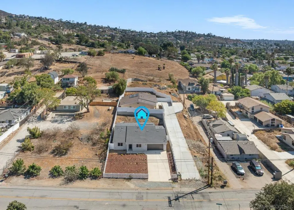 9099 Rosedale Spring Valley, CA 91977