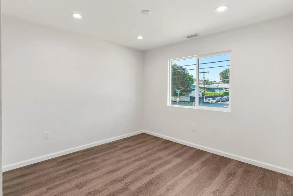 9099 Rosedale Spring Valley, CA 91977