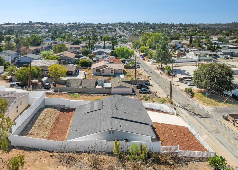 9099 Rosedale Spring Valley, CA 91977