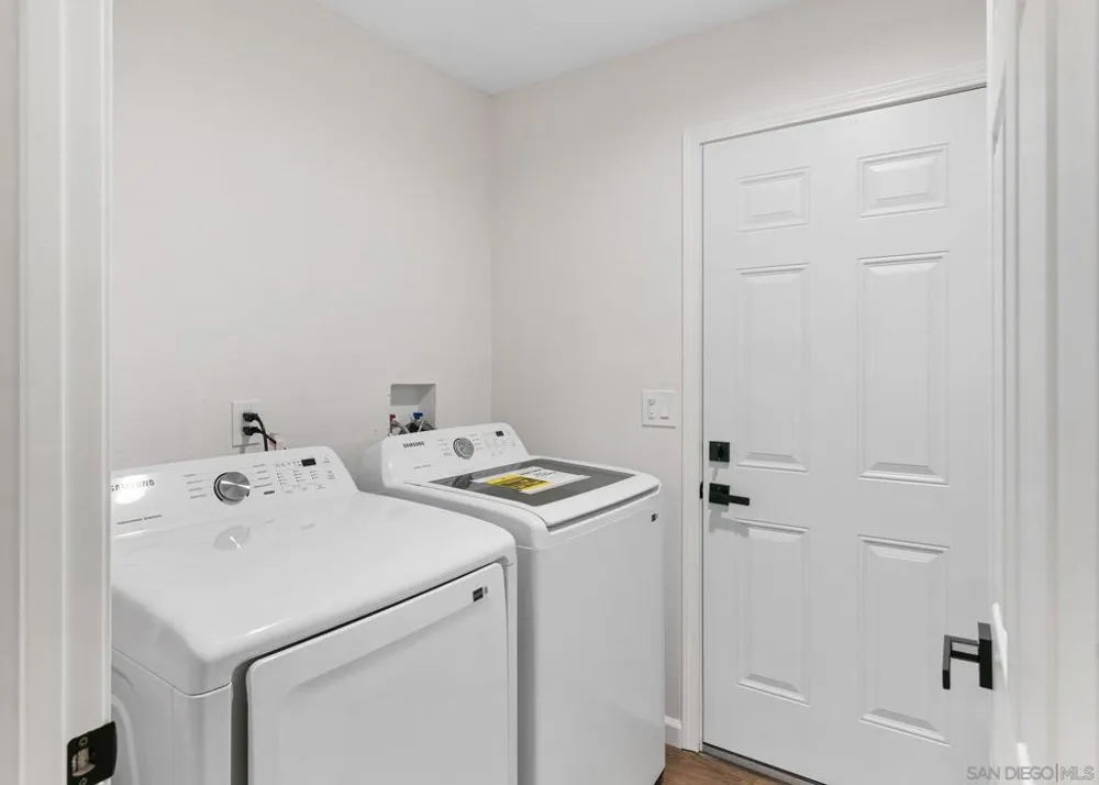 9099 Rosedale Spring Valley, CA 91977