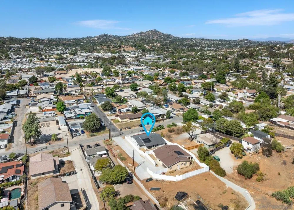 9099 Rosedale Spring Valley, CA 91977