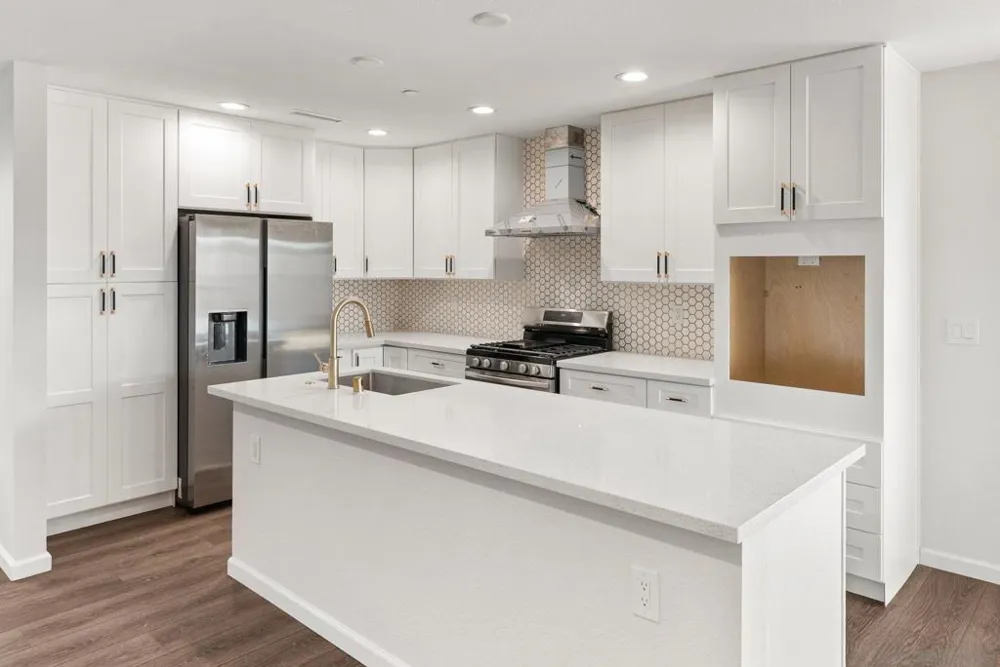 9099 Rosedale Spring Valley, CA 91977
