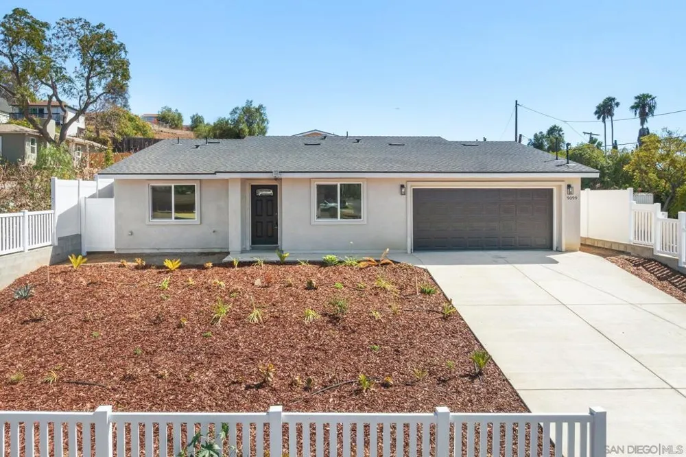 9099 Rosedale Spring Valley, CA 91977
