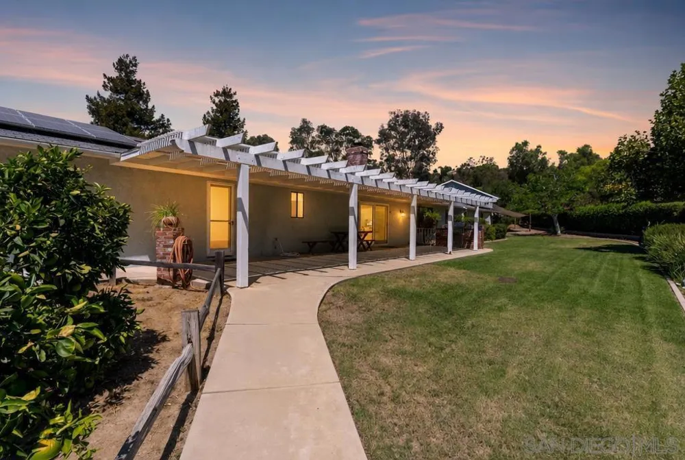 1044 Valentine Lane Fallbrook, CA 92028