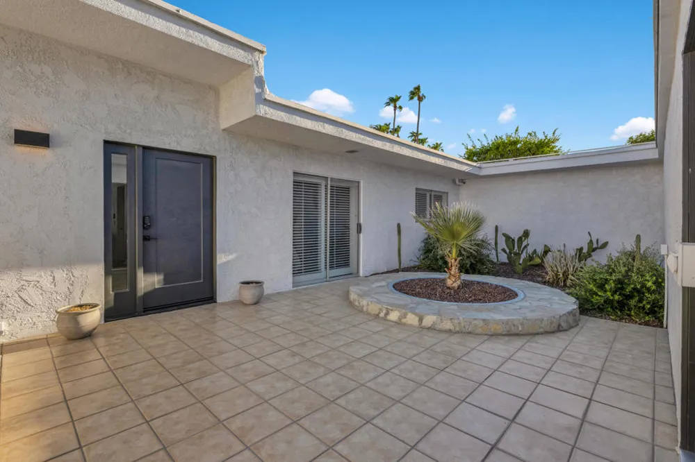 47760 Eisenhower Drive La Quinta, CA 92253
