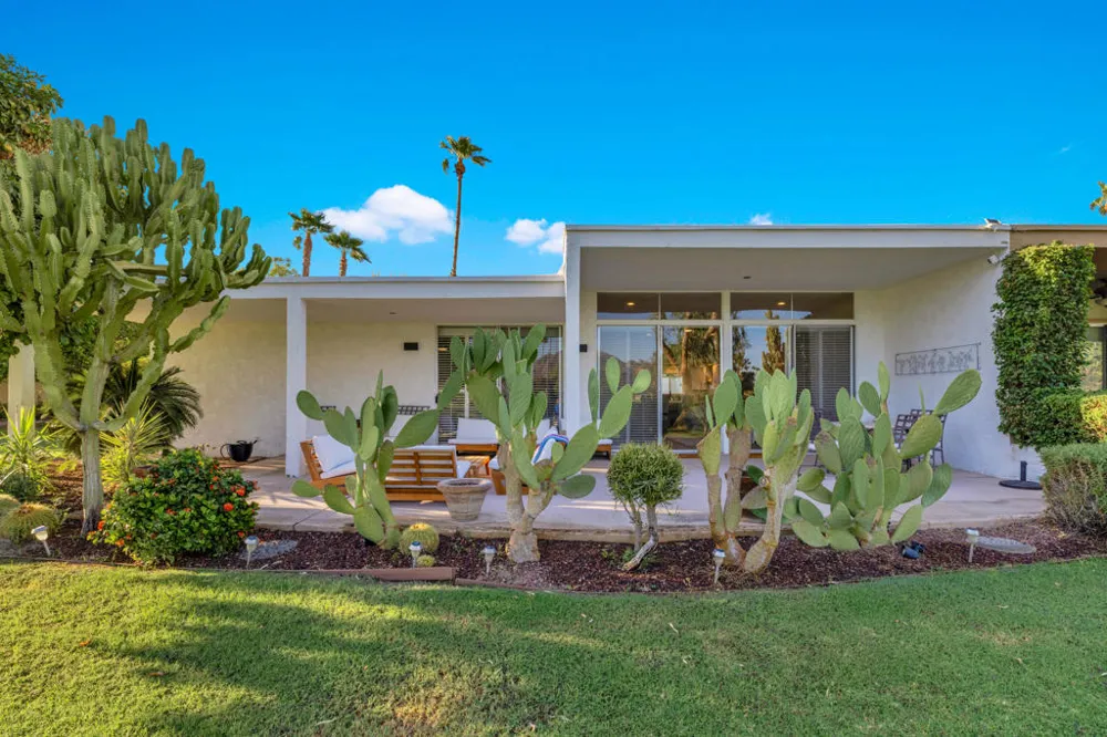 47760 Eisenhower Drive La Quinta, CA 92253