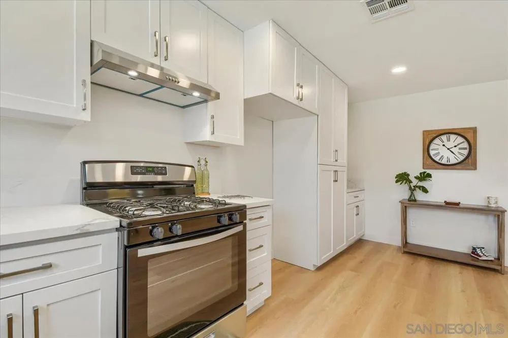 5254 Dante Street San Diego, CA 92117