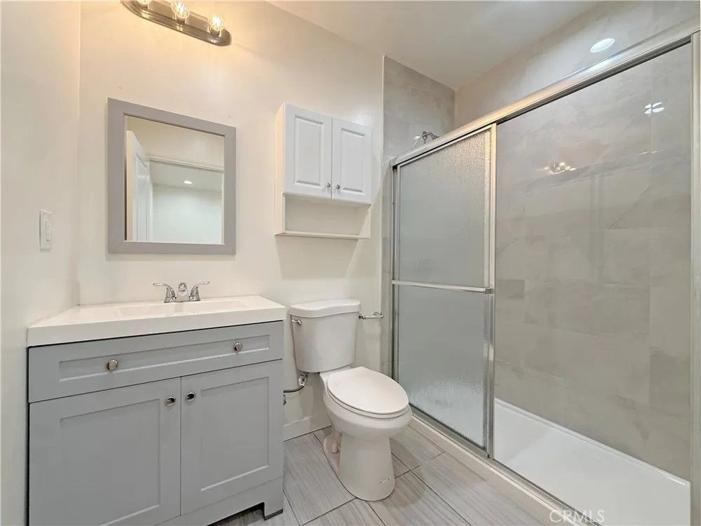 11245 McLennan Granada Hills, CA 91344