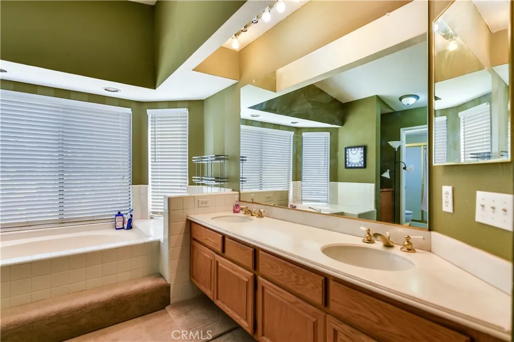 10808 Breezy Meadow Moreno Valley, CA 92557