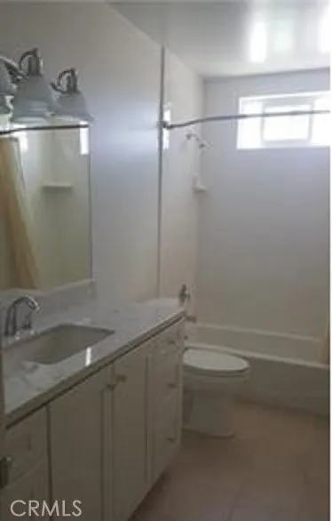 3958 Green Ave Los Alamitos, CA 90720