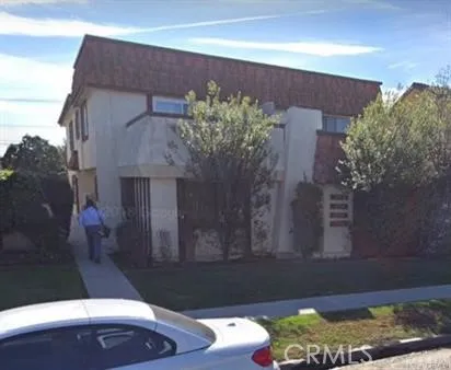 3958 Green Ave Los Alamitos, CA 90720