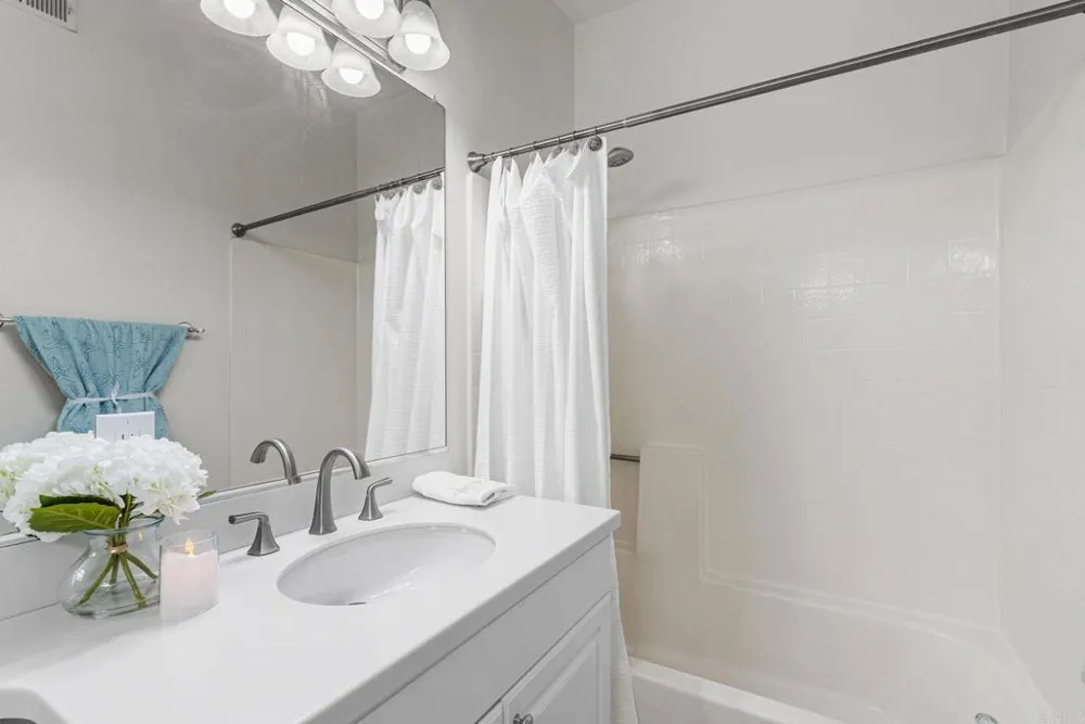 169 Montana del Lago Rancho Santa Margarita, CA 92688