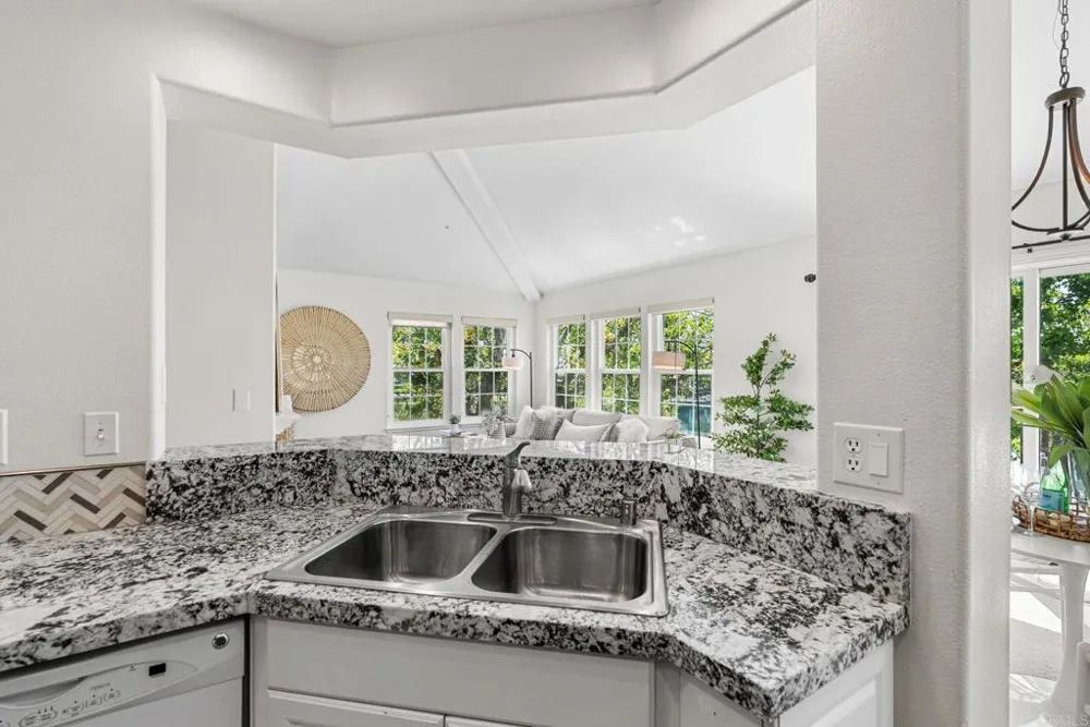 169 Montana del Lago Rancho Santa Margarita, CA 92688