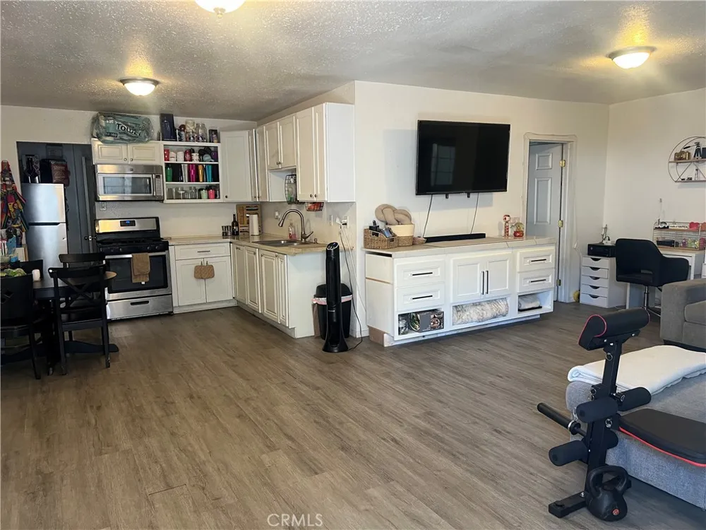 5538 W Carlton Ontario, CA 91762