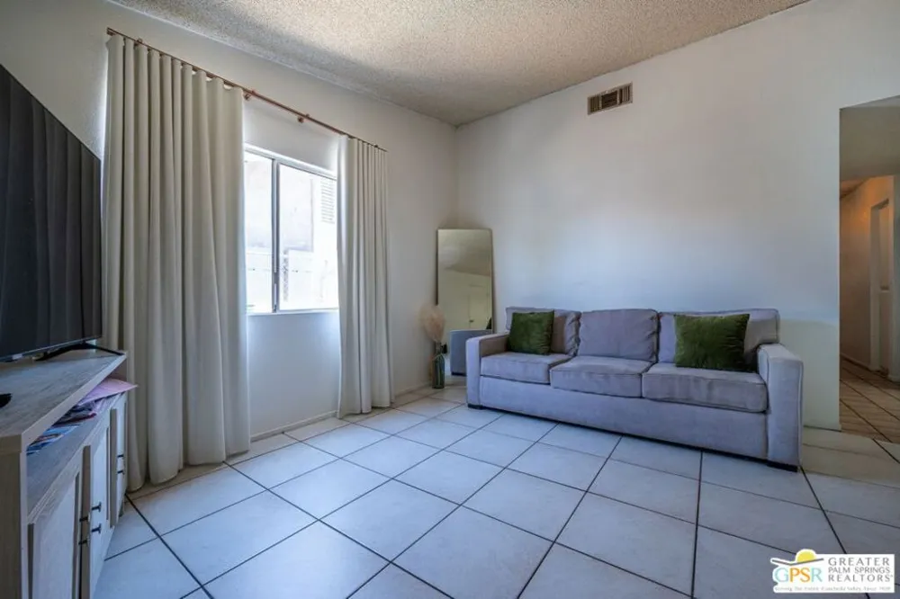 33434 Navajo Trail Cathedral City, CA 92234