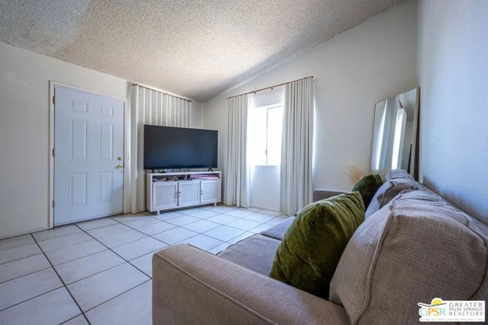 33434 Navajo Trail Cathedral City, CA 92234
