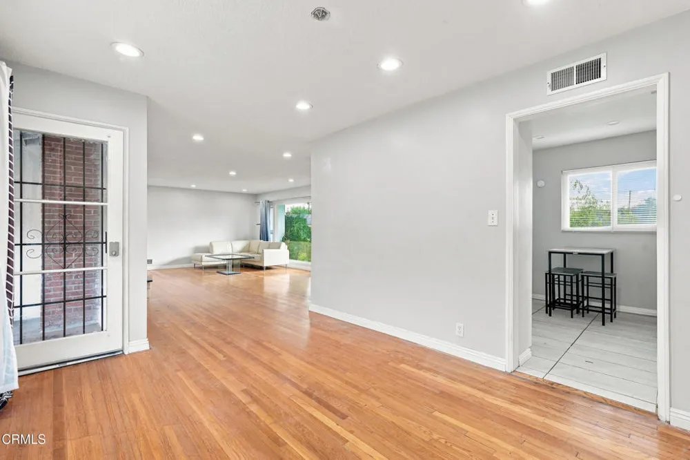 905 W La Canada Verdugo Road Pasadena, CA 91103