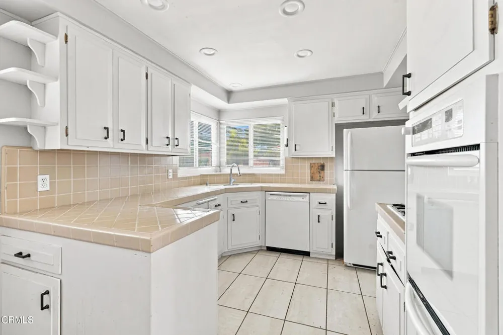 905 W La Canada Verdugo Road Pasadena, CA 91103