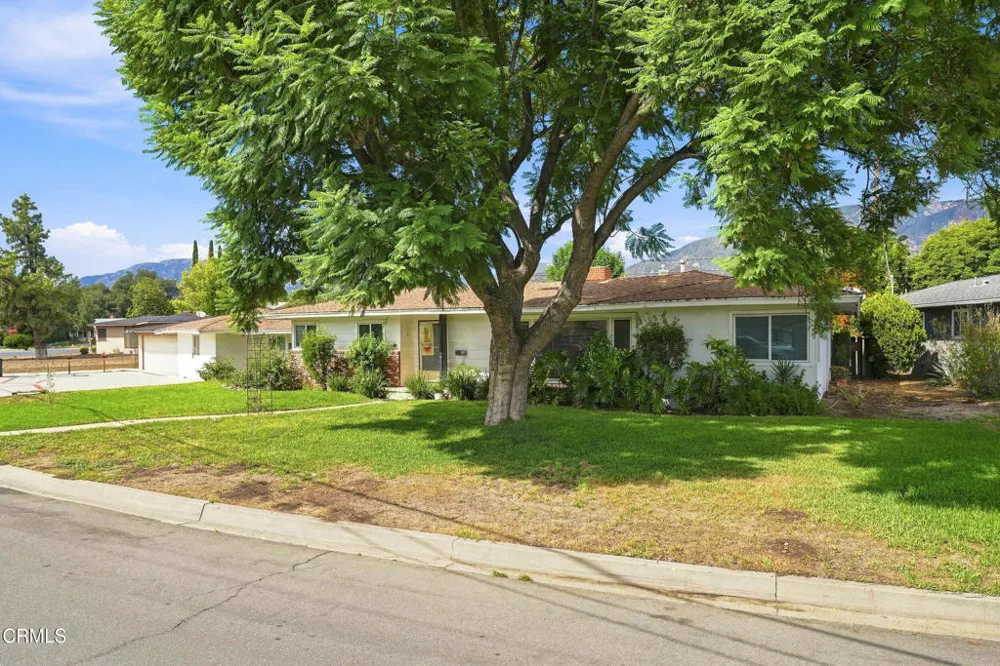 905 W La Canada Verdugo Road Pasadena, CA 91103
