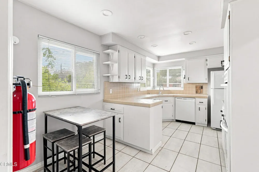905 W La Canada Verdugo Road Pasadena, CA 91103