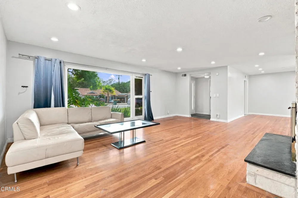 905 W La Canada Verdugo Road Pasadena, CA 91103