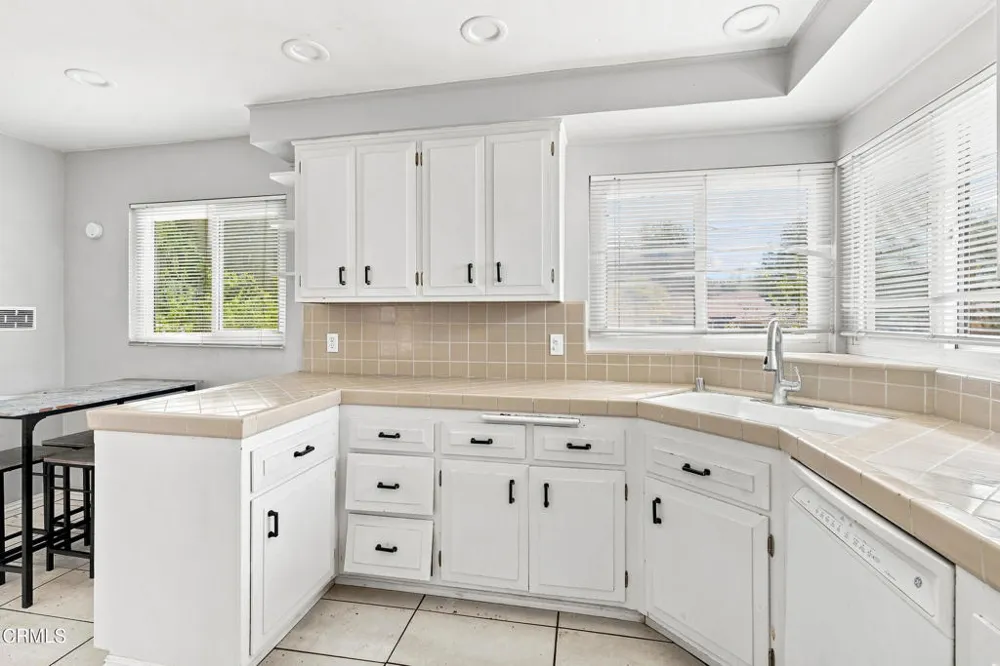 905 W La Canada Verdugo Road Pasadena, CA 91103