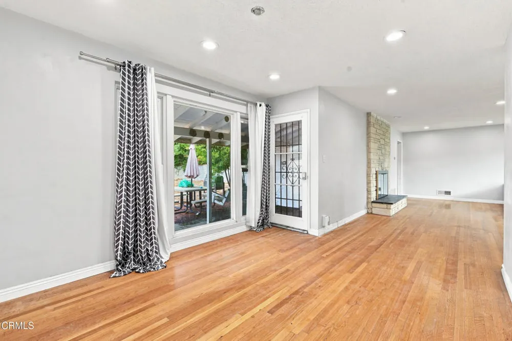 905 W La Canada Verdugo Road Pasadena, CA 91103