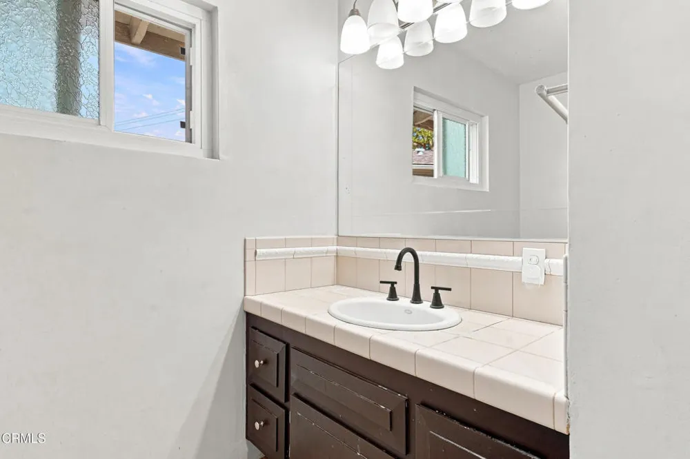 905 W La Canada Verdugo Road Pasadena, CA 91103