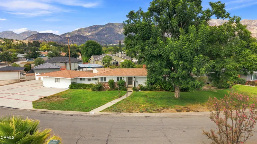 905 W La Canada Verdugo Road Pasadena, CA 91103