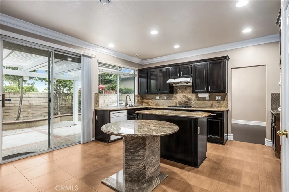 2550 Reynolds Drive Tustin, CA 92782