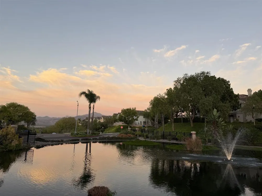 18577 caminito pasadero #422 San Diego, CA 92128