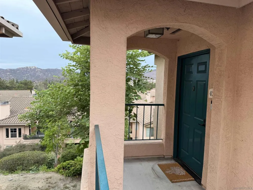18577 caminito pasadero #422 San Diego, CA 92128