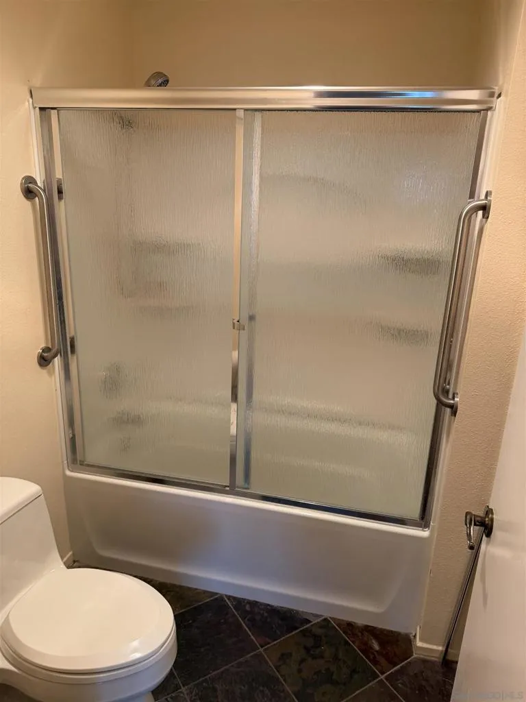 18577 caminito pasadero #422 San Diego, CA 92128