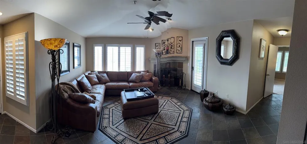 18577 caminito pasadero #422 San Diego, CA 92128