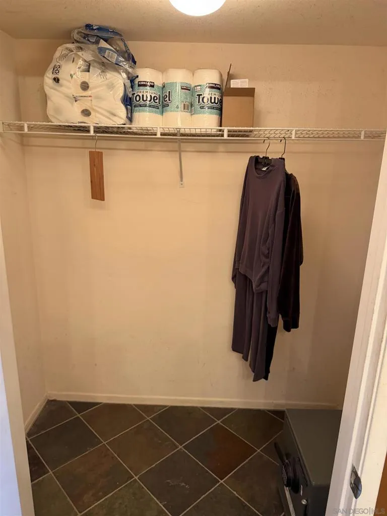 18577 caminito pasadero #422 San Diego, CA 92128