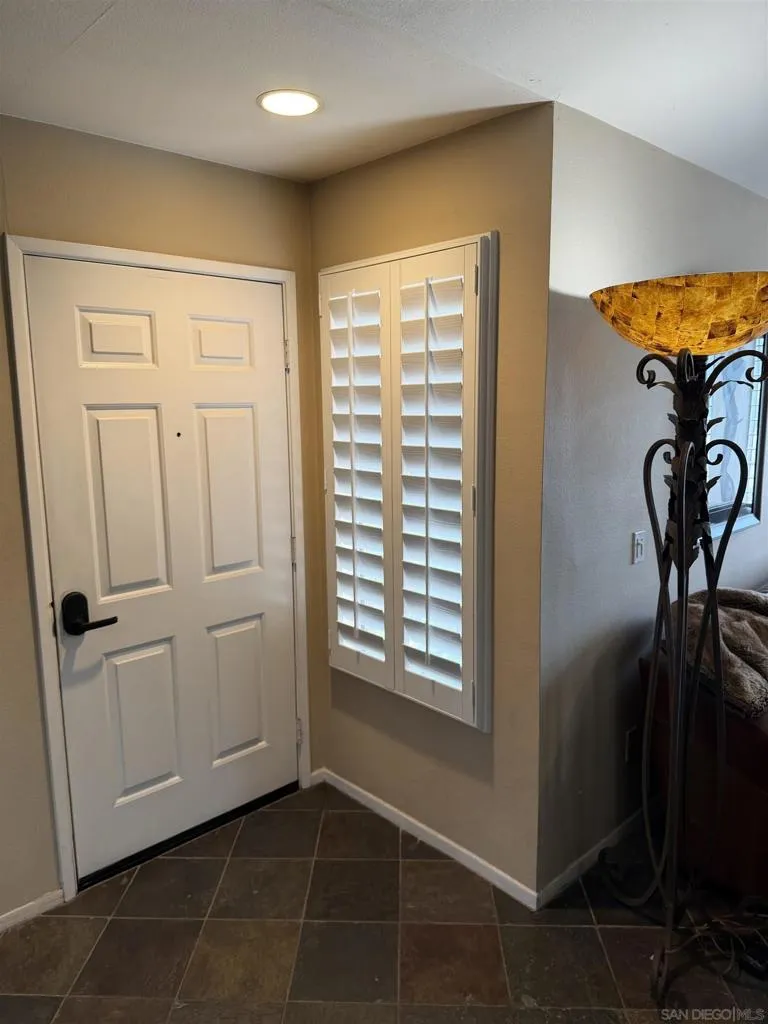 18577 caminito pasadero #422 San Diego, CA 92128