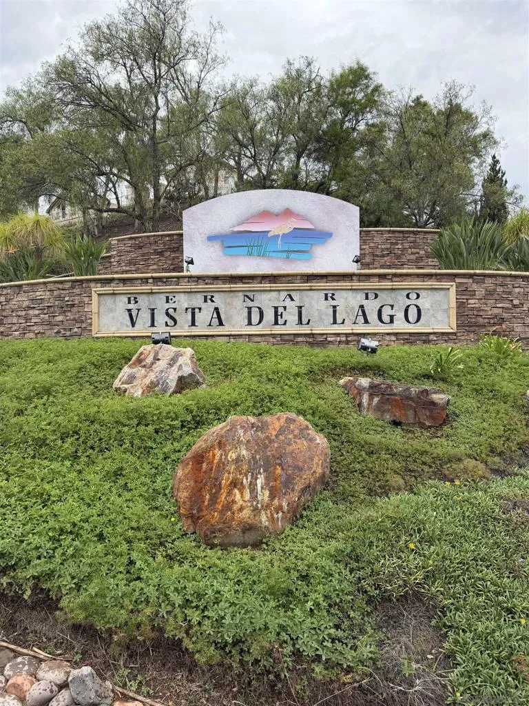 18577 caminito pasadero #422 San Diego, CA 92128