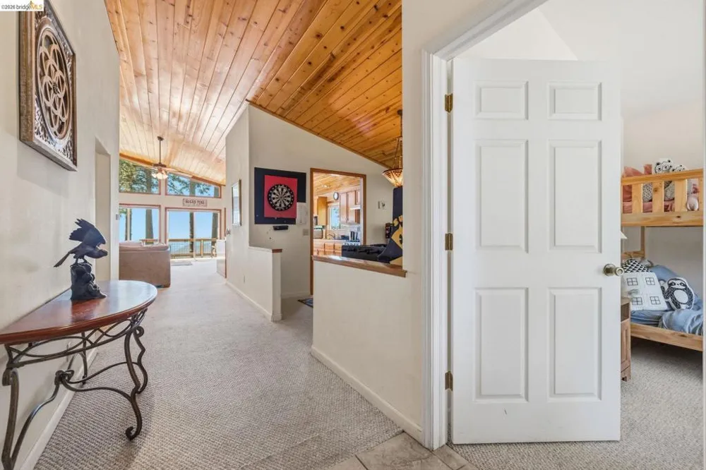 19922 Middle Camp Sugarpine RD Mi Wuk Village, CA 95346