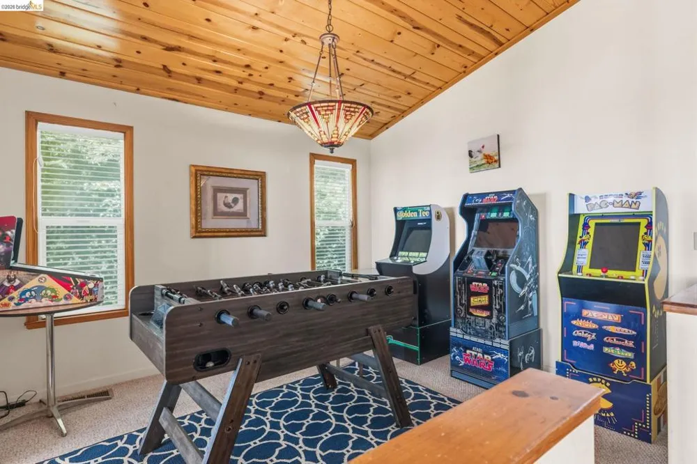 19922 Middle Camp Sugarpine RD Mi Wuk Village, CA 95346