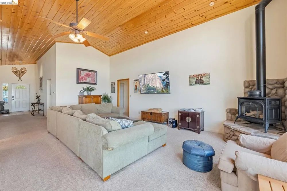 19922 Middle Camp Sugarpine RD Mi Wuk Village, CA 95346