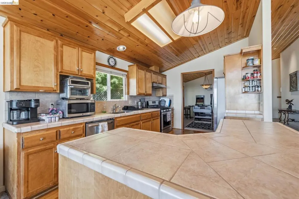 19922 Middle Camp Sugarpine RD Mi Wuk Village, CA 95346