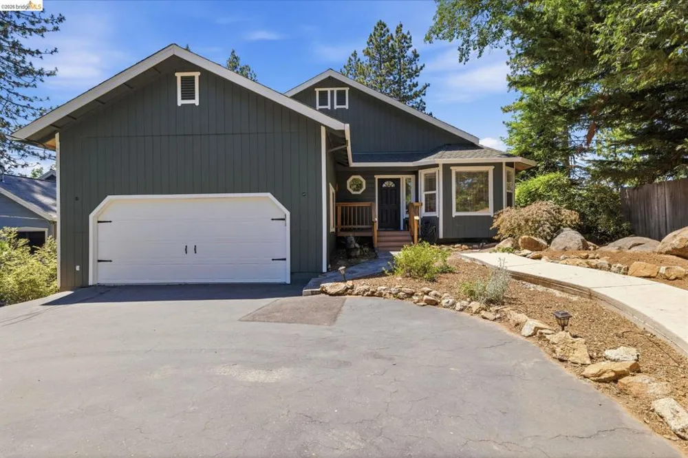 19922 Middle Camp Sugarpine RD Mi Wuk Village, CA 95346