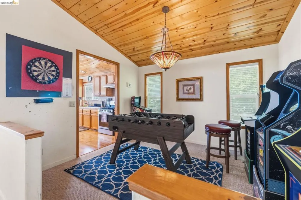 19922 Middle Camp Sugarpine RD Mi Wuk Village, CA 95346