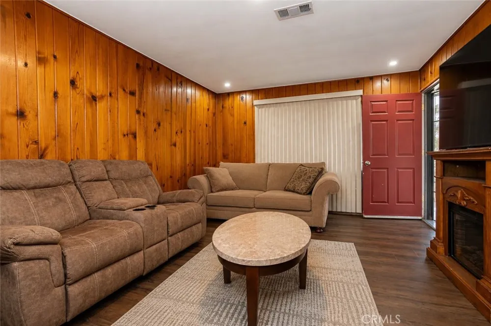701 Normandy Bakersfield, CA 93306